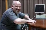 Photograph of Ariel Farias during a laboratory experiment